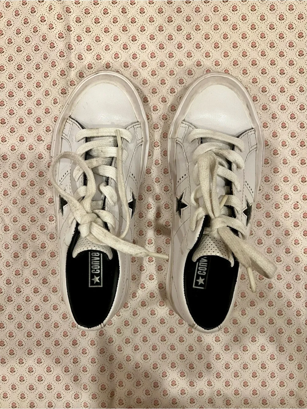 Converse All Star “Chuck Taylor” Kids White Leather Sneakers. Size 13 Junior